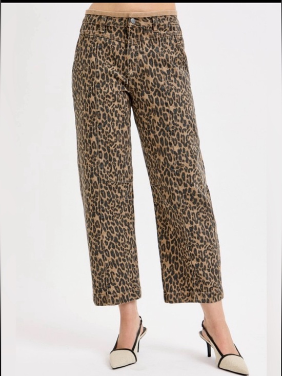 Risen Jeans Pants - 884. RISEN Women’s Leopard Print Mid-Rise Crop Relaxed Jeans NWT